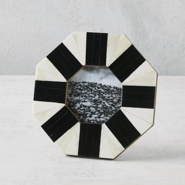 Nikki Chu - Ollie Frame 1 Nikki Chu - Ollie Frame