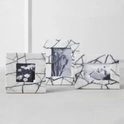 Nikki Chu - Maze Marble Frame