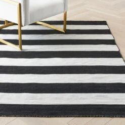 Accra Outdoor Stripe Rug - Black/Ivory